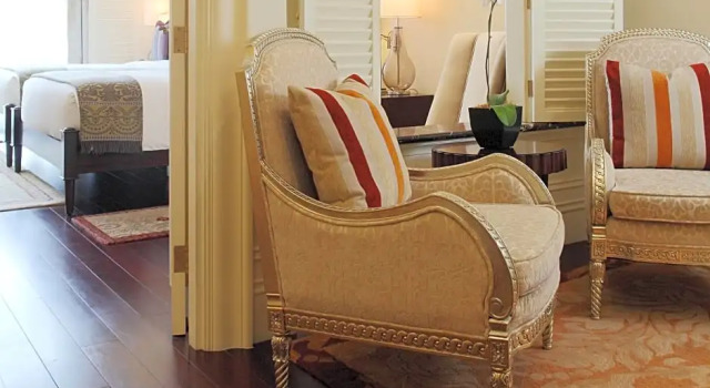 Полулюкс Raffles Makati