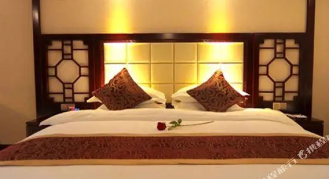 Люкс Deluxe Dongchen Hotel (Nanning Railway Station)