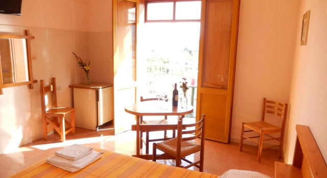 Hotel-Pensione 4 Stagioni, Book Hotel Hoteller i Falcone med parkering, Parkering