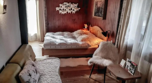 Трёхместный номер Standard с балконом Hotel La Cambuse