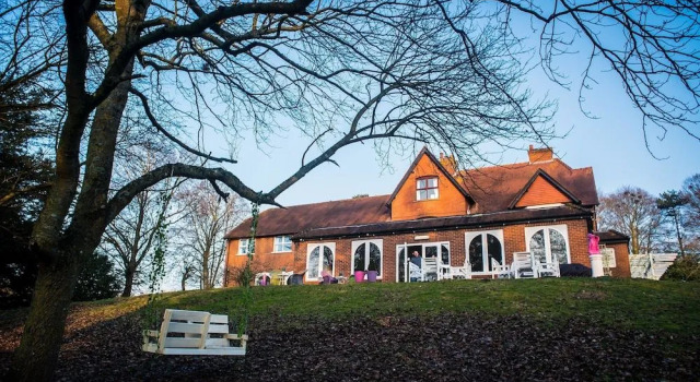Gray Manor Hotel, Book Hotel Hoteller i Gloucestershire med parkering, Parkering
