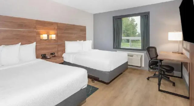Standard Vierer Zimmer Super 8 by Wyndham Cornwall ON