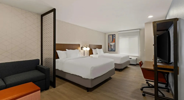 Четырёхместный номер Standard Everhome Suites Denver Airport