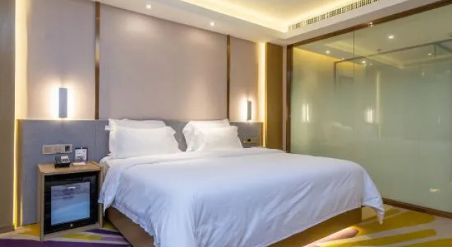 Люкс Deluxe Lavande Hotels（Shenzhen Fanshen Metro Station&Wanda Plaza ）