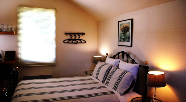 Little Auberge, Varaa Hostelli Hepburn Springs 