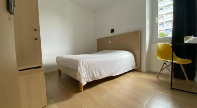 Двухместный номер Comfort Hôtel Raphael Prado
