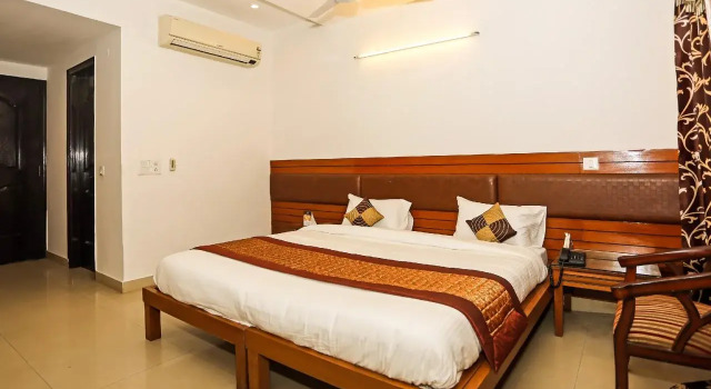 The Moon Inn, Varaa Hotelli Gurgaon 
