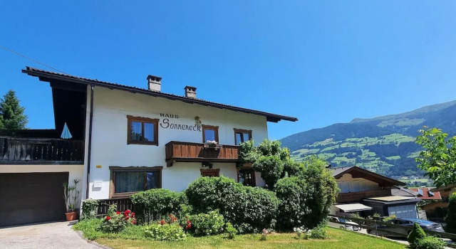 Spacious House In Fugen With Terrace, Prenota Hotel Hotel a Tirolo con parcheggio, Parcheggio