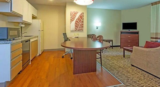 Двухместный люкс Hawthorn Suites by Wyndham Hartford Meriden