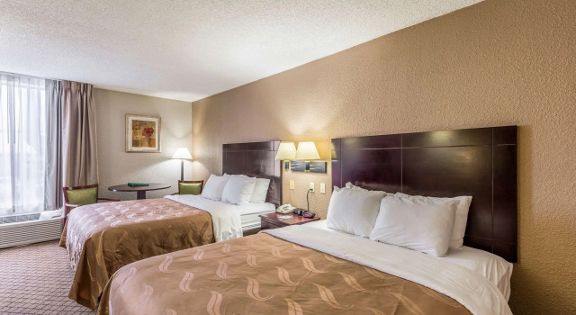 Четырёхместный номер Standard Quality Inn Rolla