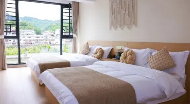 Люкс Ranxi Yuanshe Homestay (Zhenyuan Guzhen Wenhuayuan Underground Parking Lot)