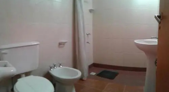 Casa Y Dptos Frente Al Parque, Rezerwuj Hotel Villa Cura Brochero 