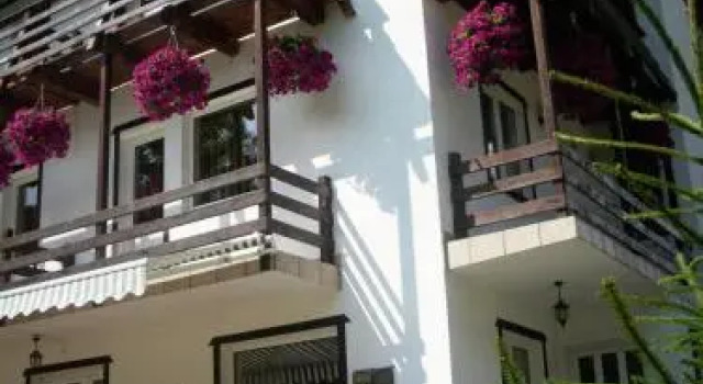 Vila Doina Branului, Забронировать Отель Отели Шимон 3 звезды, 3*