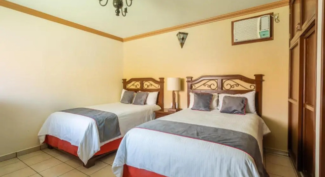 Четырёхместный номер Standard Hotel Ángel Inn