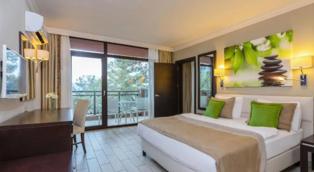 Люкс с 2 комнатами с видом на сад Marmaris Bay Resort