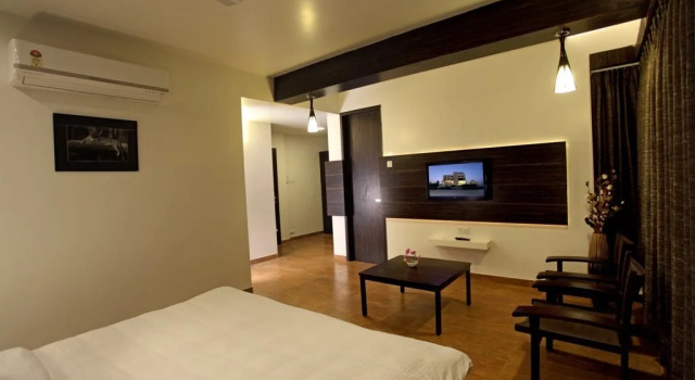 Hotel The Grand Daksh Somnath, Varaa Hotelli Hotellit Somnath pysäköinnillä, Pysäköinti