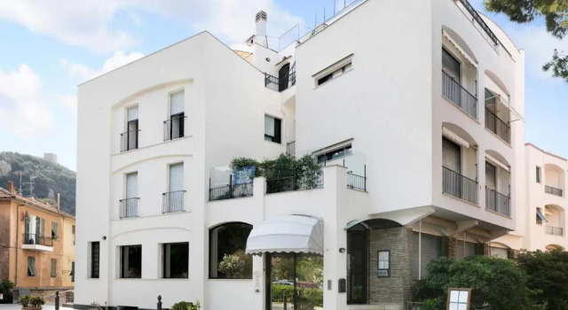 12 Mehari, Prenota Hotel Finale Ligure Riviera delle Palme