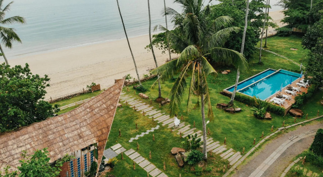 Кровать в общем номере Anyavee Krabi Beach Resort