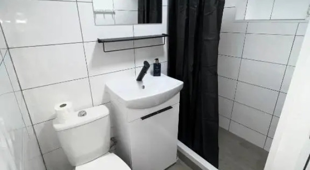 Апартаменты Newly renovated 1 bedroom flat with garden pergola
