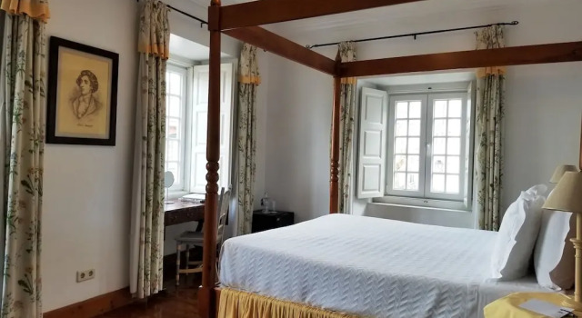 Двухместный номер Superior с балконом Lawrences Hotel