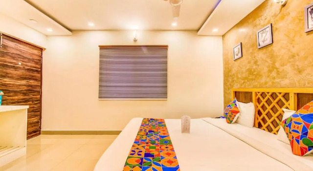 Номер Deluxe FabHotel Mayuri Residency