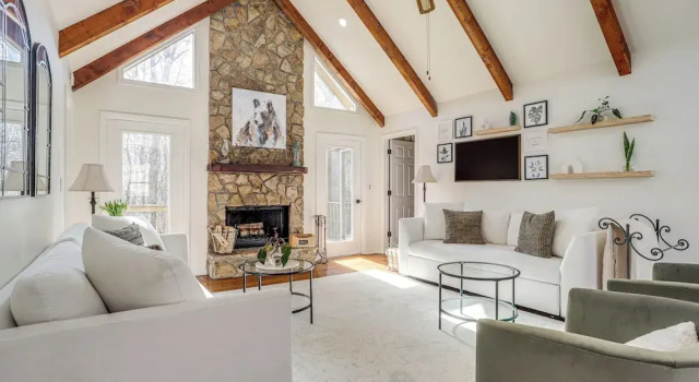 Serenity Now: Big Canoe Mountain Home!