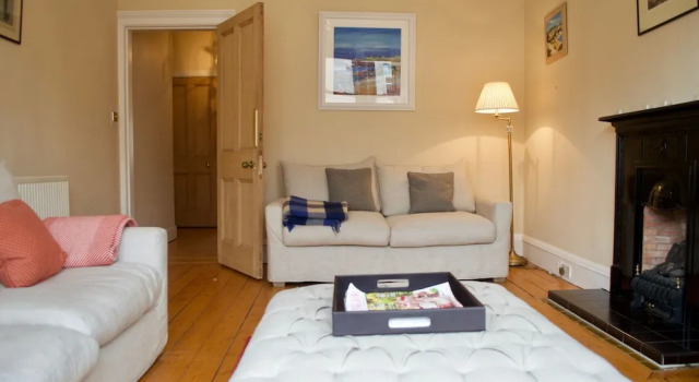 Spacious 1 Bedroom Stockbridge Flat, Rezervați Hotel Edinburgh Edinburgh, aproape de Royal Botanic Garden
