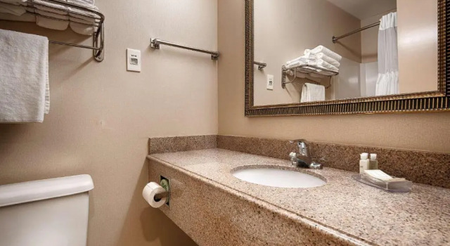 Номер Standard Best Western Dunkirk & Fredonia Inn