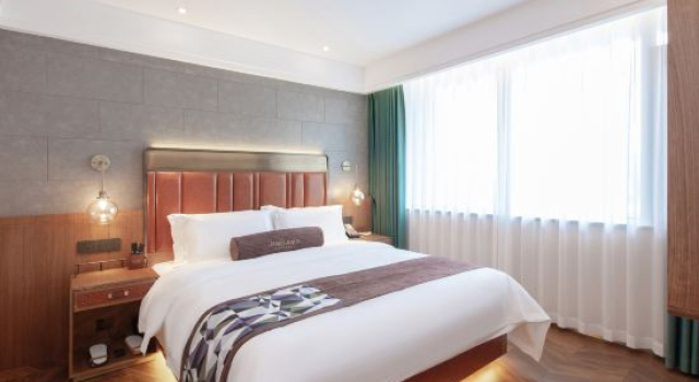 Люкс Deluxe James Joyce Coffetel Hotel (Xiangyang Ancient City Tanxi Road)