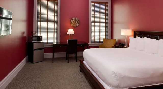 Номер Premium Montvale Hotel