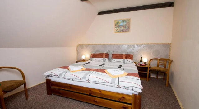 Rodinný hotel Myslivna, Забронировать Отель Тршебонь Trebonsko