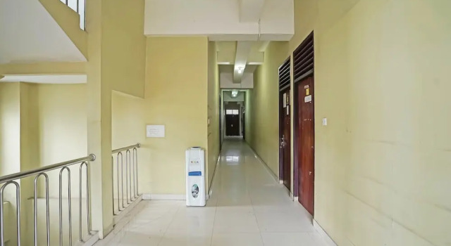 SPOT ON 91956 Kost Titian Zaman, Rezerwuj Hotel Palembang Sumatra
