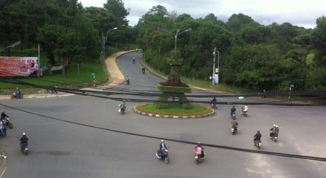 Nh Nghi Thin Hong, Забронировать Отель Далат Ламдонг, рядом с Linh Son Pagoda