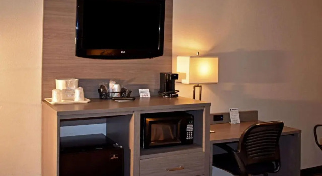 Четырёхместный номер Standard Quality Inn & Suites Kearneysville - Martinsburg