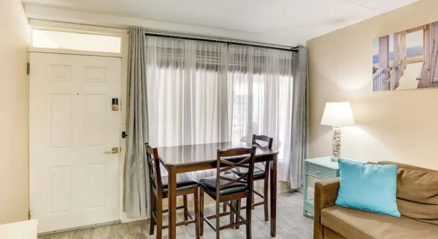 Апартаменты Wildwood Condo w/ Community Pool: Walk to Beach!