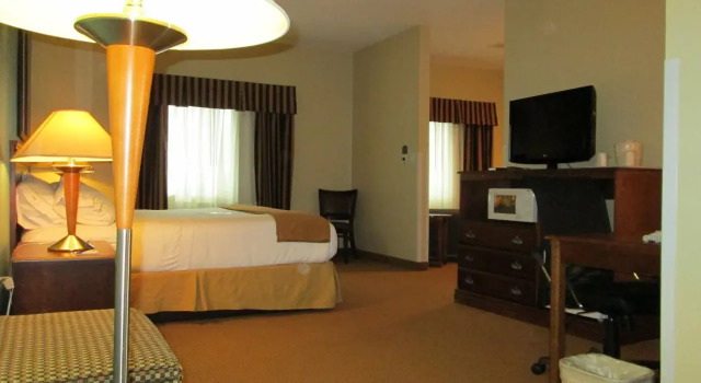 Holiday Inn Express Newell-Chester WV, Buchen Sie Hotel Newell West Virginia
