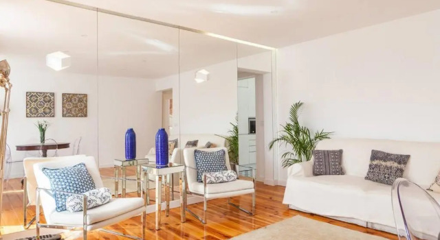 Alfama Delight Panoramic River and Historic City Views 3 Bedrooms and 2 Bathrooms AC 18th Century Building