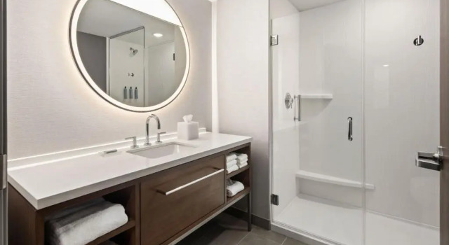 Четырёхместный номер Standard Courtyard by Marriott Owatonna Downtown