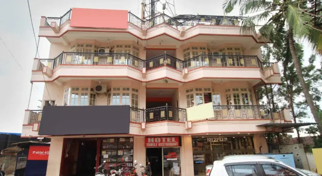 Hotel Maharaja by OYO Rooms, Rezervovat Hotel Kushalnagar 