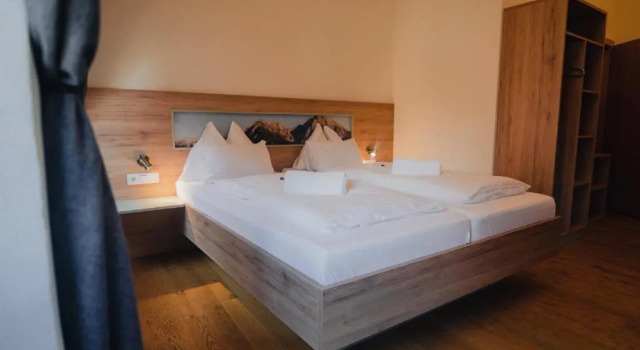 Четырёхместный номер Standard Hotel Restaurant DAS RÖSSL