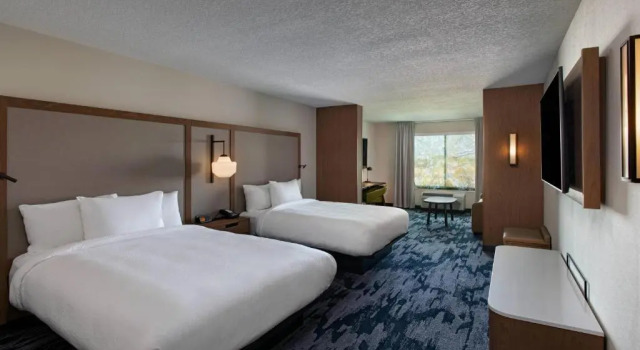 Четырёхместный люкс Fairfield Inn & Suites by Marriott Oskaloosa