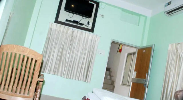 Standard Doppel Zimmer Goroomgo Somnath Rest House Puri