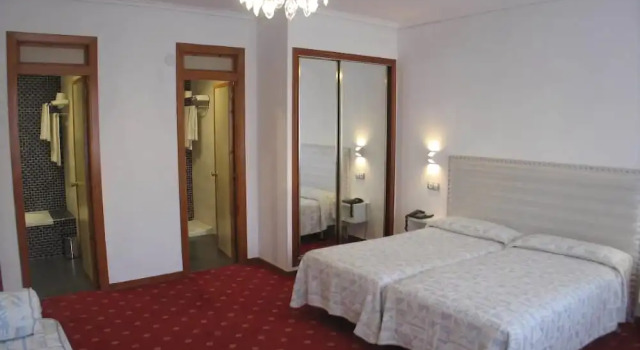 Miraolas, Prenota Hotel Hotel a Asturie con parcheggio, Parcheggio