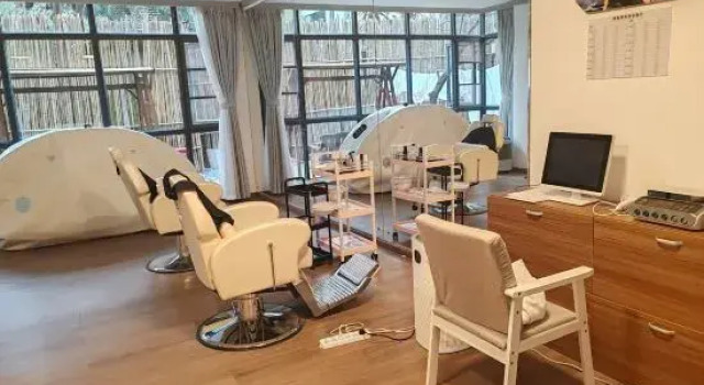 Xiang Xi hotel, Rezerwuj Hotel Hotele w Kunming z parkingiem, Parking