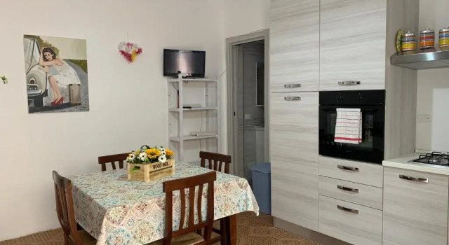 Коттедж c 1 комнатой Casa al centro, a 30 metri dalla spiaggia