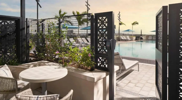 Номер Luxury Loews Coral Gables Hotel