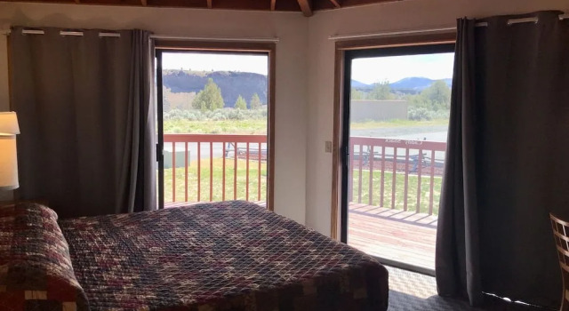 Smith Rock Resort, Rezerwuj Ośrodek wypoczynkowy Hotele w Sisters z parkingiem, Parking