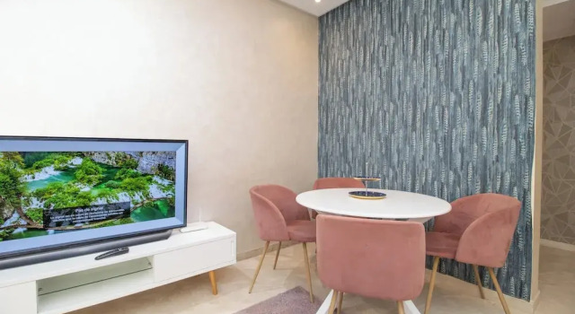 Studio de Luxe à Casablanca Aireport, Boek Appartement Hotels in Doukkala-Abda met parkeren, Parkeren