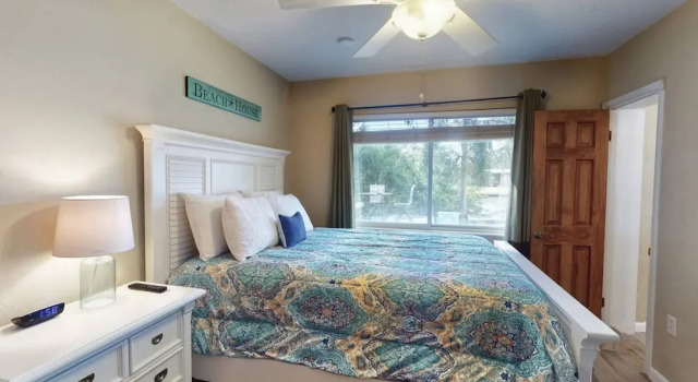 Peacock Bungalow - Left