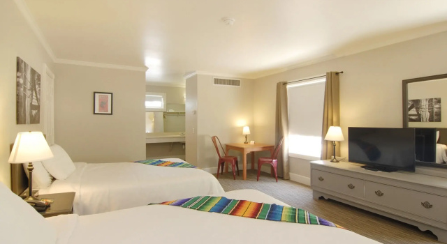 Palm Canyon Hotel & RV Resort